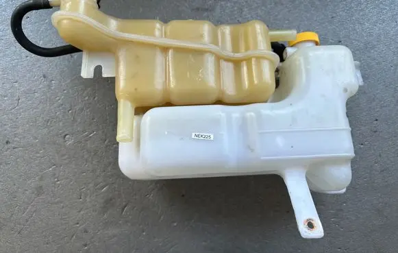 Nissan Patrol Y61 Coolant expansion tank/reservoir 21710VB800