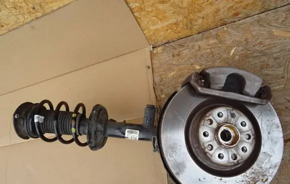 Audi Q3 F3 Front shock absorber/damper 5QF413032D E46L501 3000602