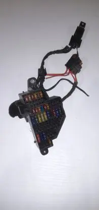 Volkswagen Golf V Fuse module 05110305025