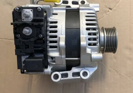 Audi Q7 4M Generator/alternator 06M903030F