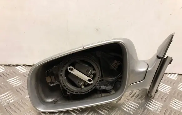 Front door electric wing mirror