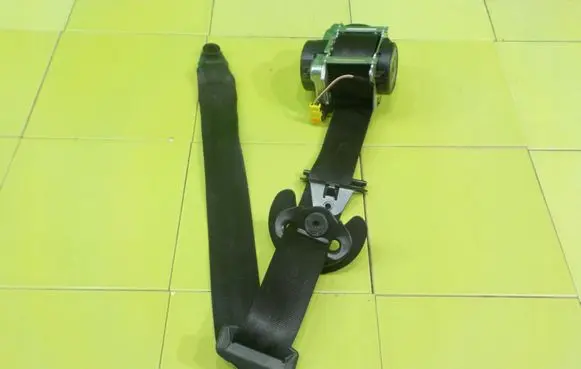 Jaguar XE Front seatbelt 010L0000 18AB2