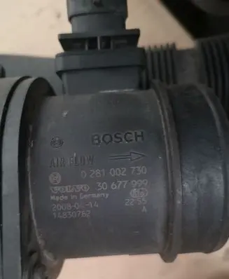Volvo V70 Mass air flow meter 30677999