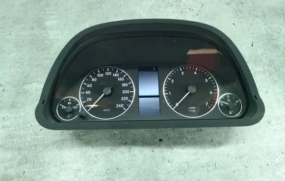 Speedometer (instrument cluster)