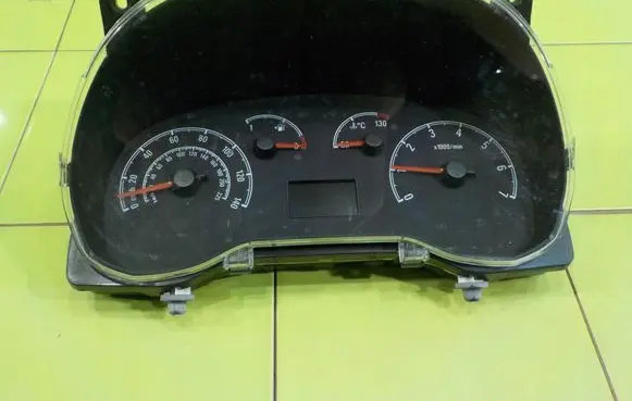 Opel Combo D Speedometer (instrument cluster) 503015160403