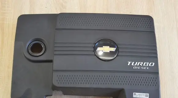 Chevrolet Captiva Engine cover (trim)