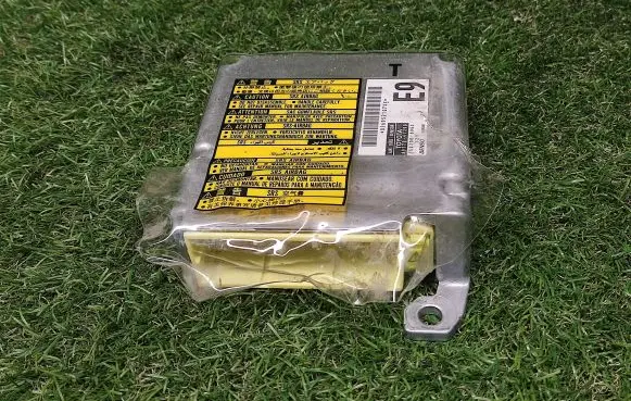Toyota Prius (XW20) Airbag control unit/module 8917047390 1523006952