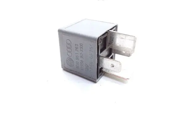 Volkswagen PASSAT B3 Hazard warning light relay V23134J52X300 8D0951253