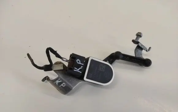 BMW 5 G30 G31 G38 Rear air suspension level height sensor 3714687000001 25916010