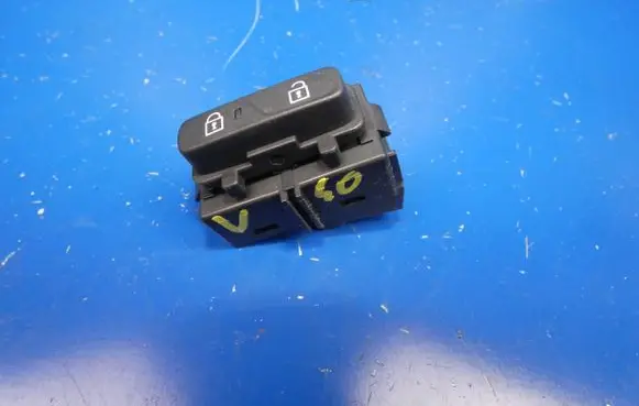 Volvo V40 Central locking switch button 31334571 12W387