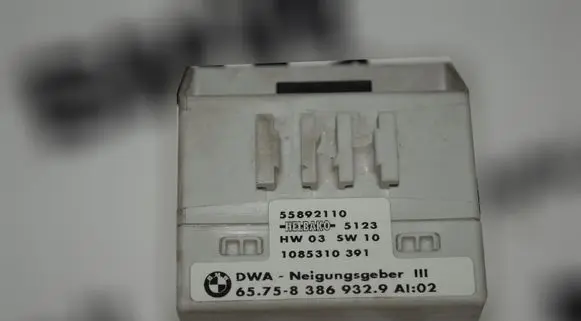 BMW 5 E39 Yaw turn rate sensor 8386932
