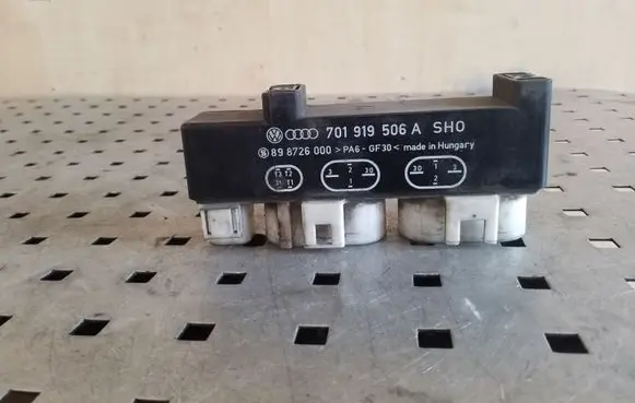 Volkswagen Sharan Coolant fan relay 701919506A 898726000