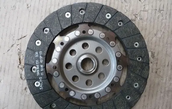 Volkswagen Grand California Clutch pressure plate 1864528741