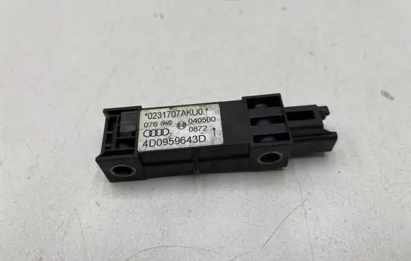Audi A8 S8 D2 4D Airbag deployment crash/impact sensor 4D0959643D 040500 0231707AKU0