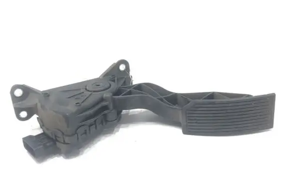 Nissan Altima Accelerator throttle pedal 180024Z800