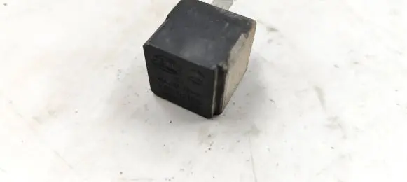 Mercedes-Benz C W203 Other relay A0025421319 4RA00779100