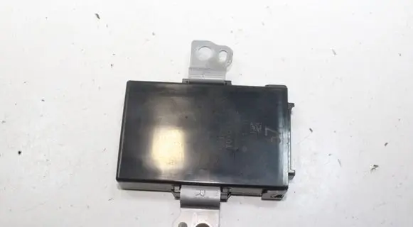 Lexus RC Gateway control module 8910024340