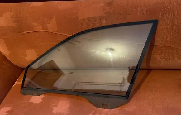 BMW 5 E39 Front door window glass four-door 43R001303 DOT36AS2M186