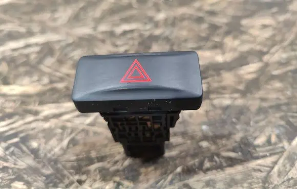Nissan X-Trail T31 Hazard light switch 06016