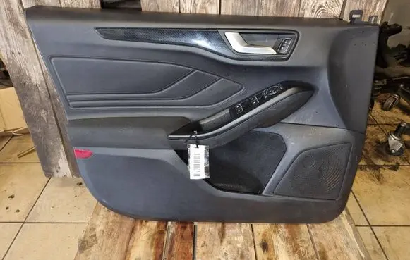 Ford Focus Front door card panel trim JX7BA23943