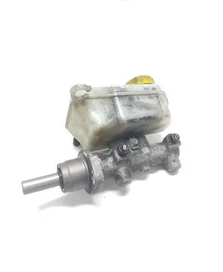 Skoda Fabia Mk2 (5J) Master brake cylinder X5617