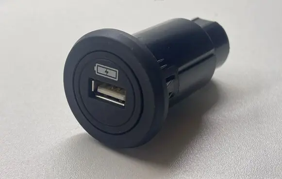 Jaguar I-Pace USB socket connector J9D319010AB 20181203