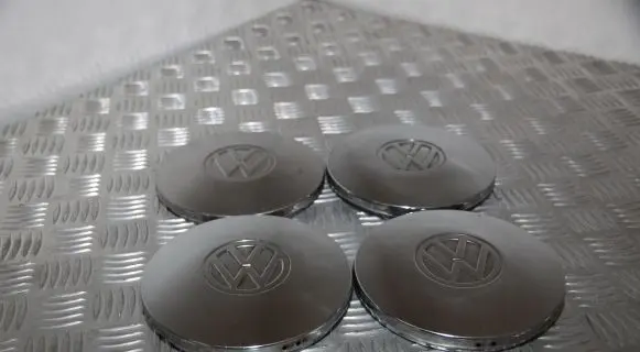 Volkswagen PASSAT R13 wheel hub/cap/trim 321601151B