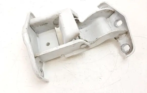 Opel Vivaro Loading door upper hinge 904006707R