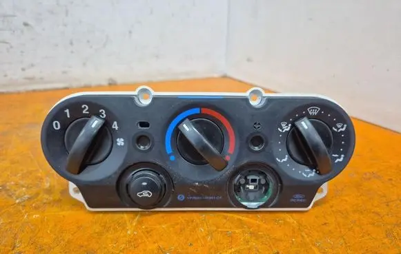 Ford Fusion Climate control/heater control trim 2S6H19980
