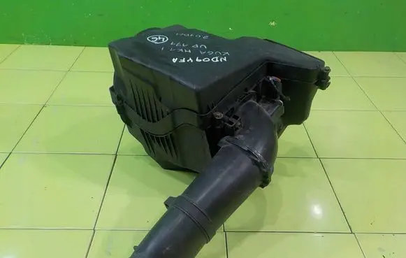 Ford Kuga I Air filter box UP171