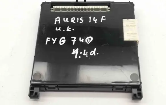 Toyota Auris E180 Central body control module 8922102331