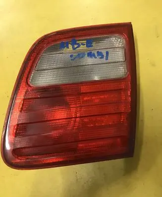Mercedes-Benz E W210 Tailgate rear/tail lights