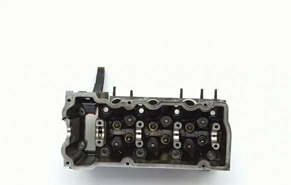 Smart ForTwo I Engine head 0001747V003 R1600160001