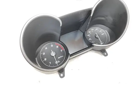 Alfa Romeo Giulia Speedometer (instrument cluster) 50549178 A2C10459902 10327511