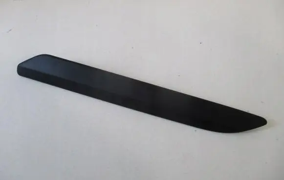 Front bumper splitter molding