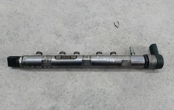 BMW 3 E90 E91 Fuel main line pipe 7809128