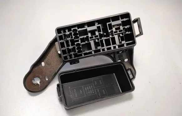 Lexus IS 220D-250-350 Fuse box set 8266253110