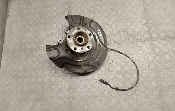 BMW X3 F25 Rear wheel hub 6797569