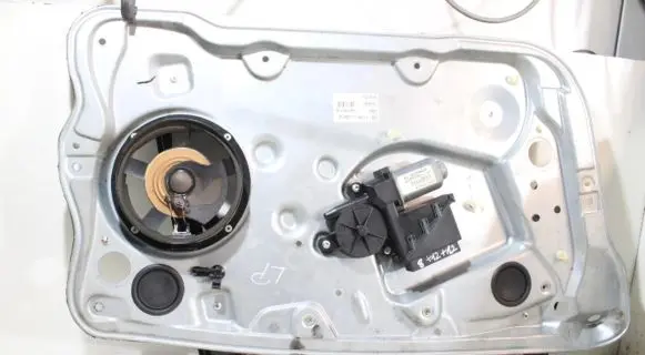 Skoda Fabia Mk1 (6Y) Front window lifting mechanism without motor