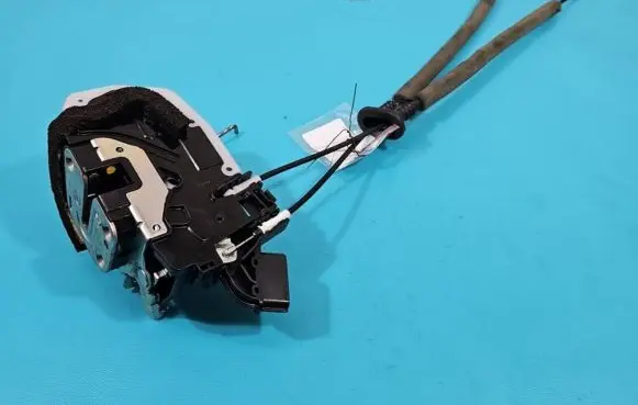 Nissan X-Trail T31 Front door lock IMPRK1373837