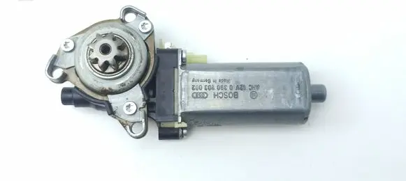 Mercedes-Benz C W204 Seat adjustment motor 0390203002 820418984