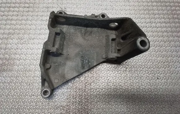 Volkswagen Transporter - Caravelle T5 Generator/alternator bracket 070903143C