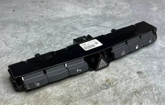Opel Zafira C Rear glass lock/latch X241 13228636