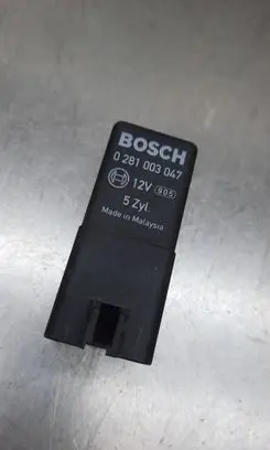 Volvo S60 Glow plug pre-heat relay 30785663