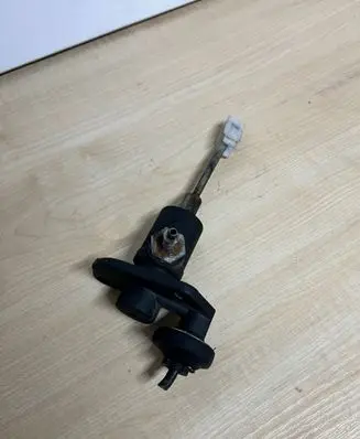 Clutch slave cylinder