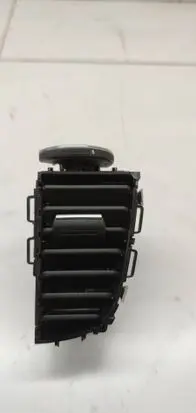 Renault Megane IV Dash center air vent grill 687515655R 3345000
