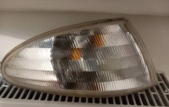 Ford Mondeo MK I Front indicator light 084311504R