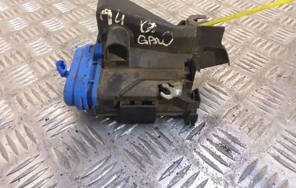 Audi A4 S4 B5 8D Rear door lock 8D0839016A