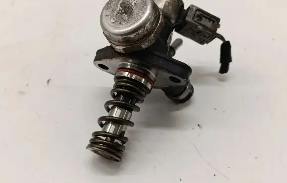 Volvo XC60 Fuel injection high pressure pump 31669129