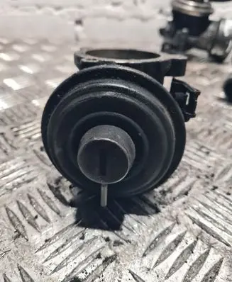 BMW 7 E65 E66 EGR valve 7804382
